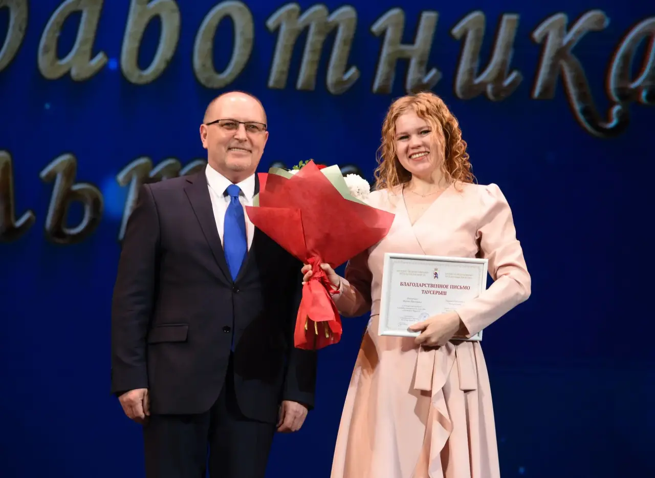 Спикер парламента вручил награды работникам культуры по случаю профессиональных праздников