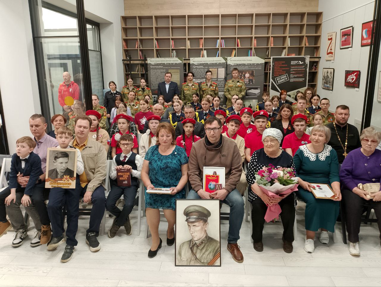 Сенатор Сергей Мартынов отметил важность просветительской работы движения «Бессмертный полк России»