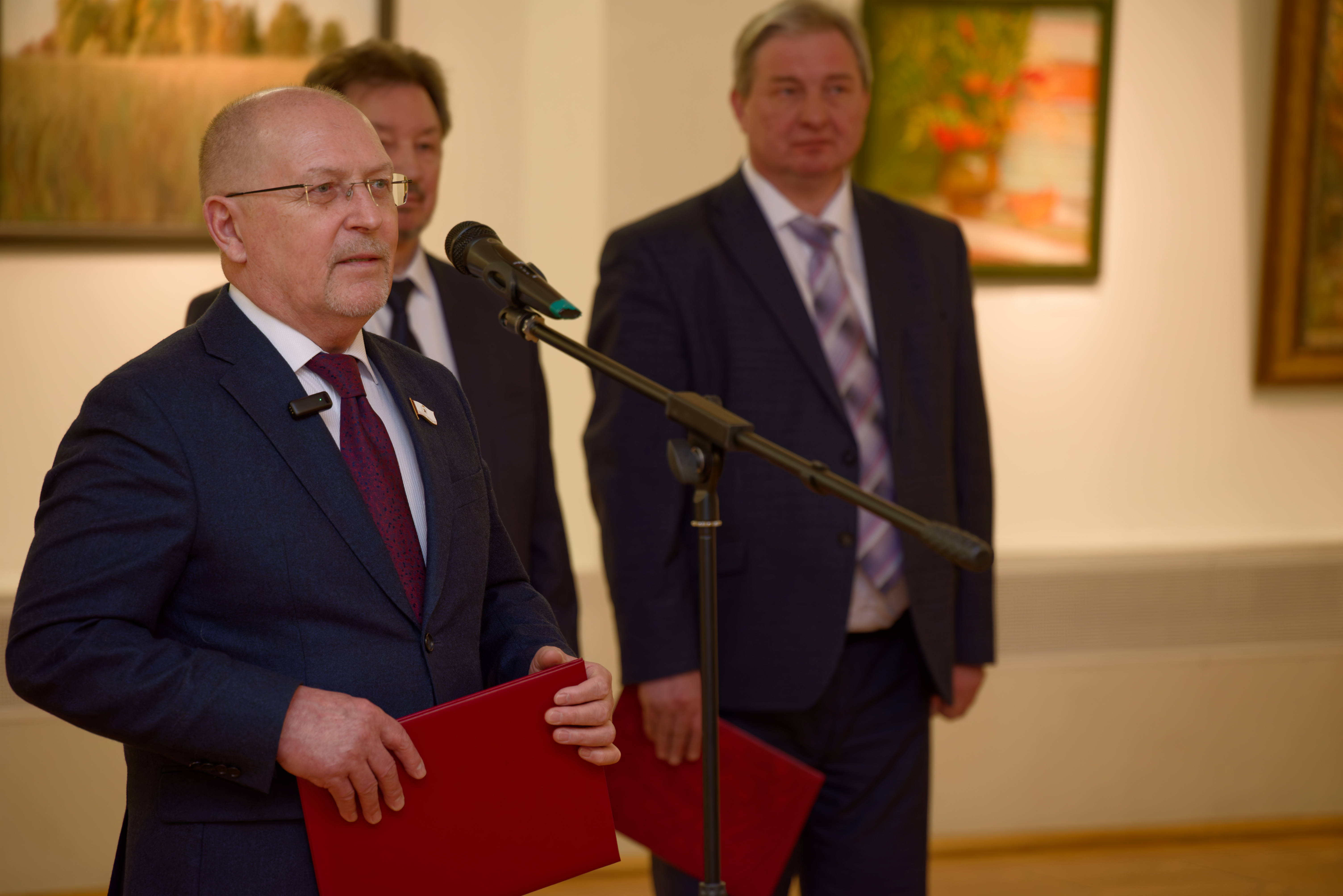 Михаил Васютин: «Наша художественная школа живет,  развивается и с уверенностью смотрит в будущее»