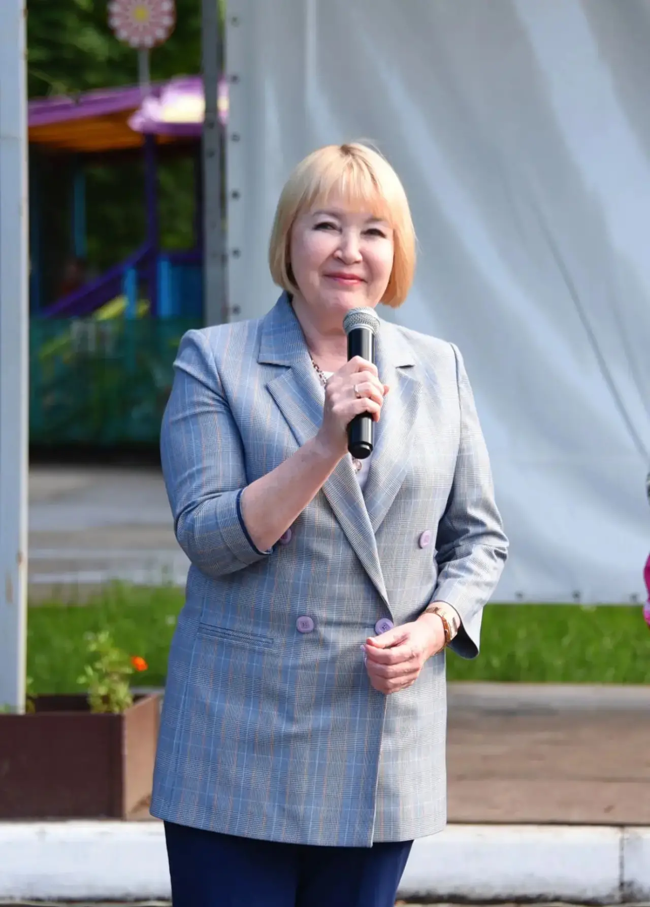«Пусть лето принесет радость и новых друзей»: пожелала участникам праздника Лариса Яковлева
