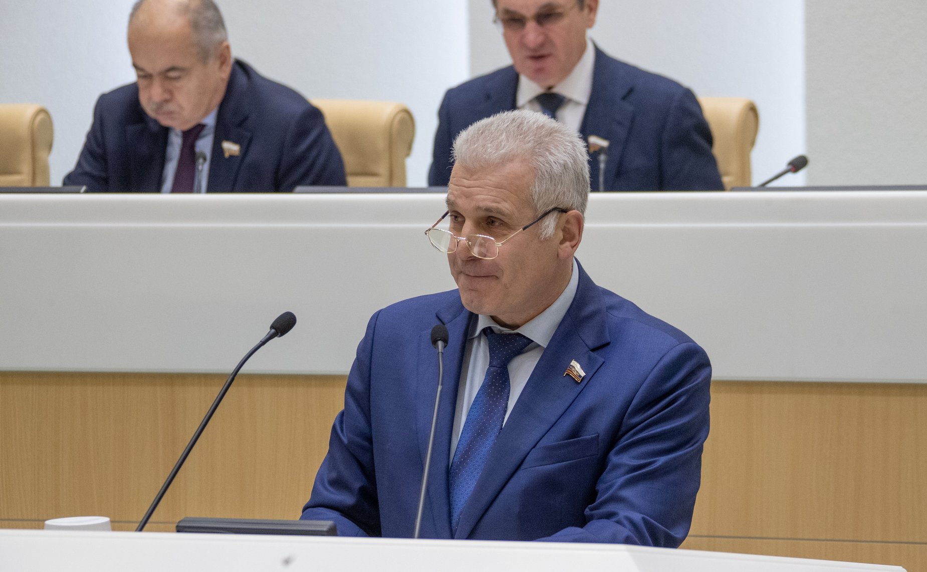 Сенатор РФ Сергей Мартынов поздравил сотрудников полиции с профессиональным праздником