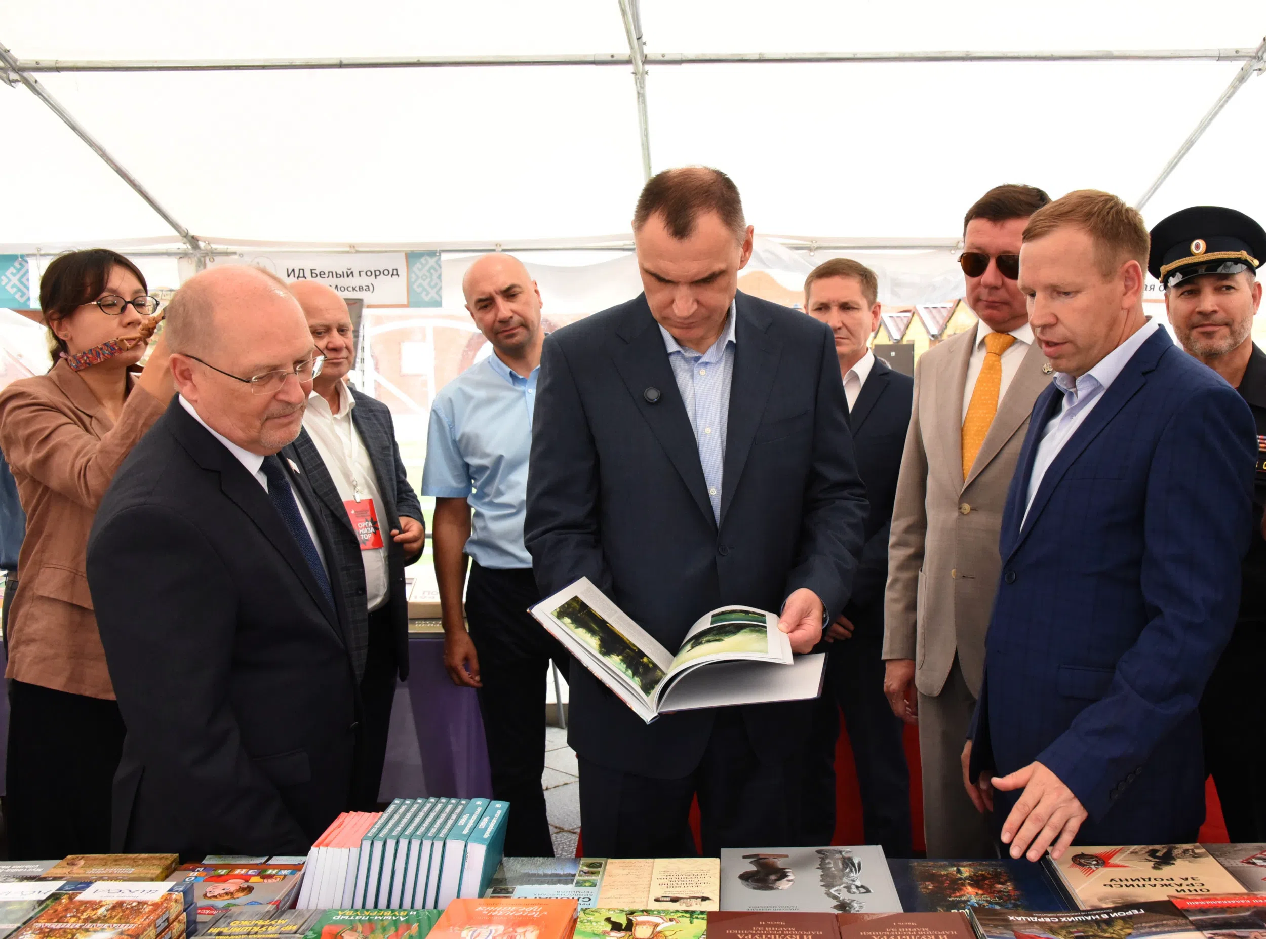 В Йошкар-Оле открылся II Марийский книжный фестиваль «Читаем вместе — живем в единстве»