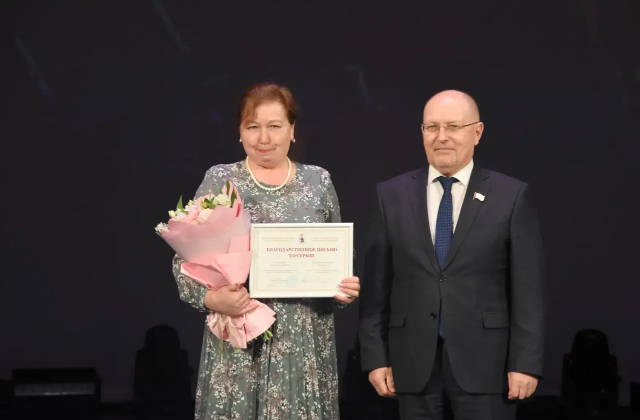 Глава Марий Эл и Председатель Госсобрания поздравили работников ЖКХ с профессиональным праздником