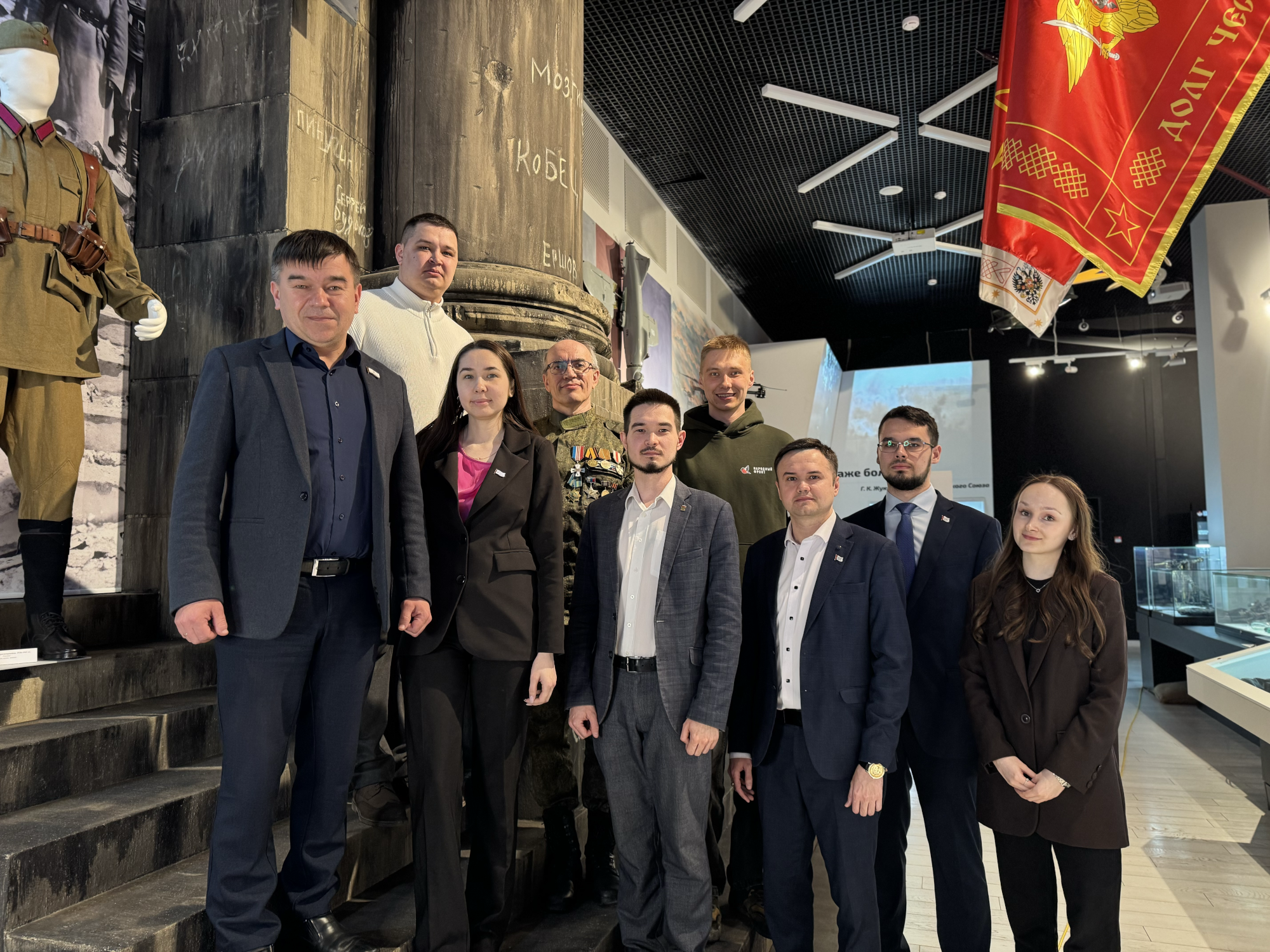 Александр Смирнов обсудил с молодыми парламентариями  и поисковиками создание туристических маршрутов  по местам боевой славы