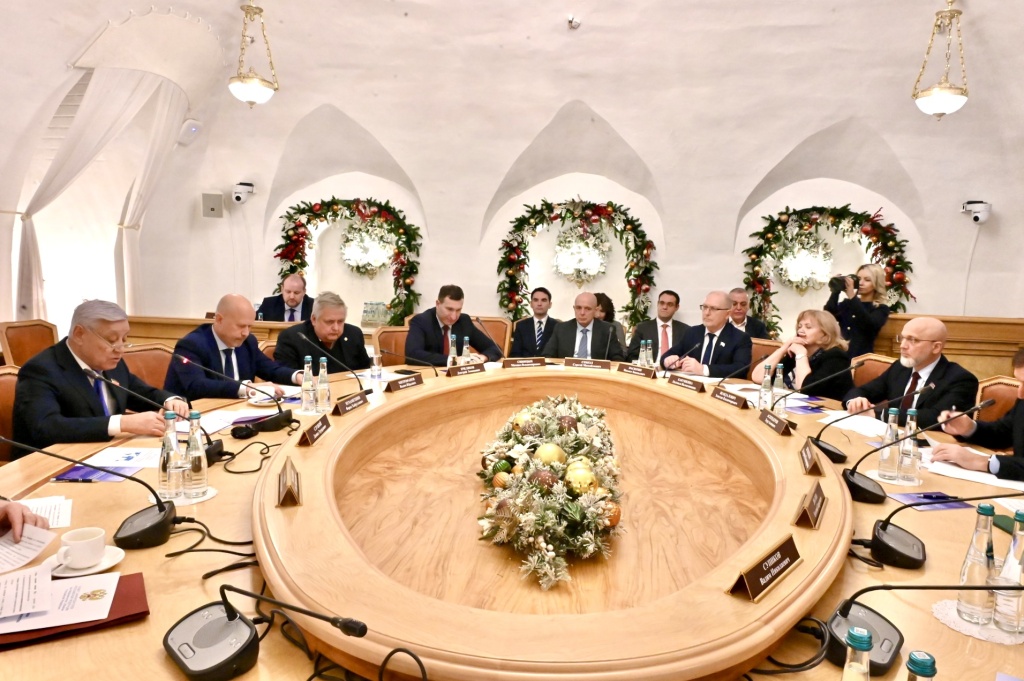  Законодатели российских регионов обменялись опытом работы с соотечественниками за рубежом