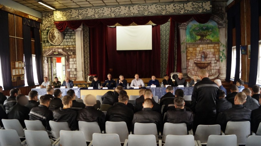 В исправительной колонии № 3 прошел уникальный диалог: депутаты, представители власти, Уполномоченный по правам человека — на связи с осужденными участниками боевых действий
