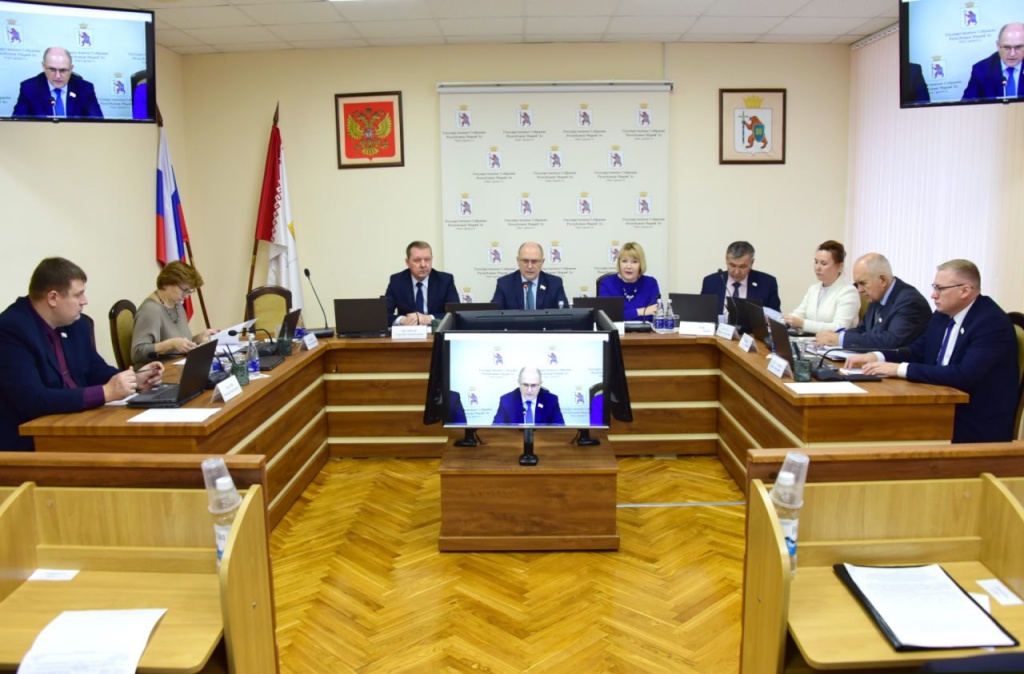  На Президиуме Госсобрания Марий Эл обсудили подготовку к декабрьским сессиям 