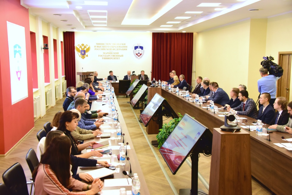 "С опорой на традиционные ценности и накопленный культурно-исторический опыт: к 105-летию марийской государственности  в многонациональной России"