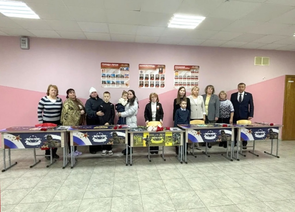 Александр Майоров принял участие в открытии Парт Героев в Визимьярской школе