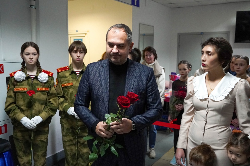 Помощь участникам СВО и в благоустройстве территорий, взаимодействие с коллегами, встречи с избирателями -  все это направления работы депутатов 