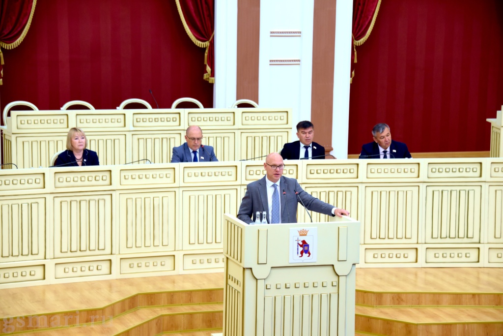 В Госсобрании прошел "правительственный час"