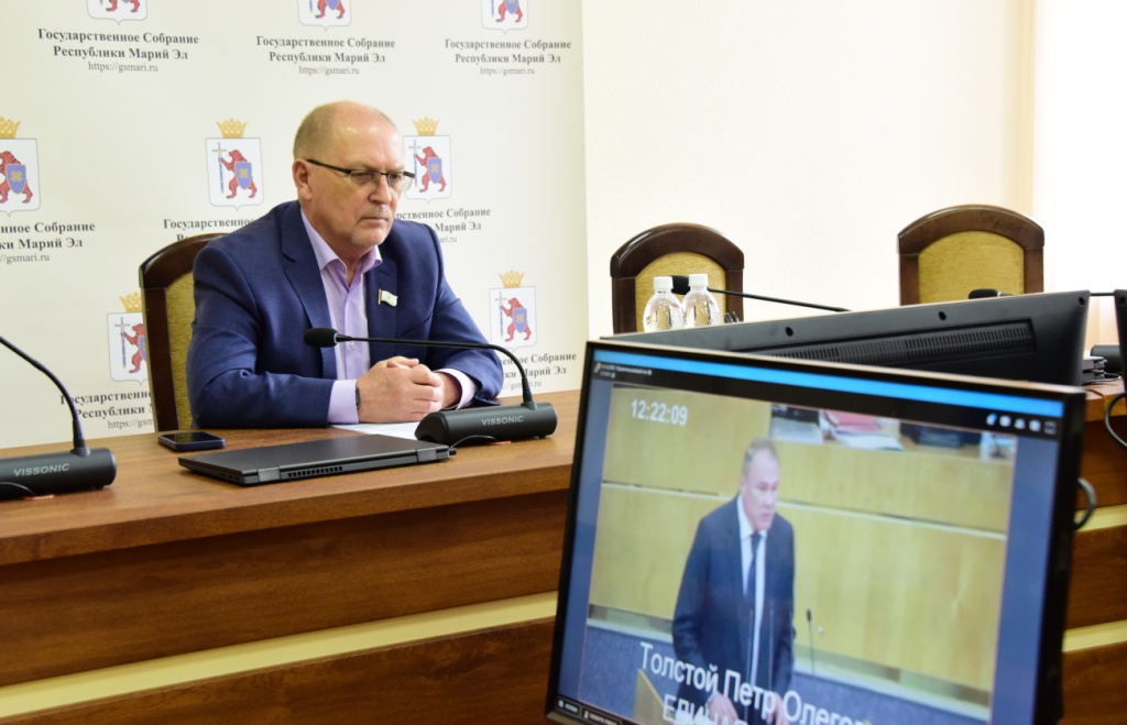 Производительность труда и новые технологии: на «правительственном часе» Госдумы рассмотрены факторы  социально-экономического развития