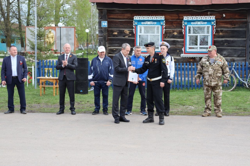 Депутаты продолжают помогать фронту и ветеранам СВО