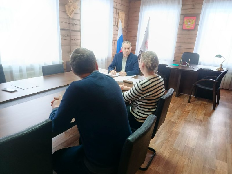 Работа в округах. Депутаты продолжают решать вопросы жителей