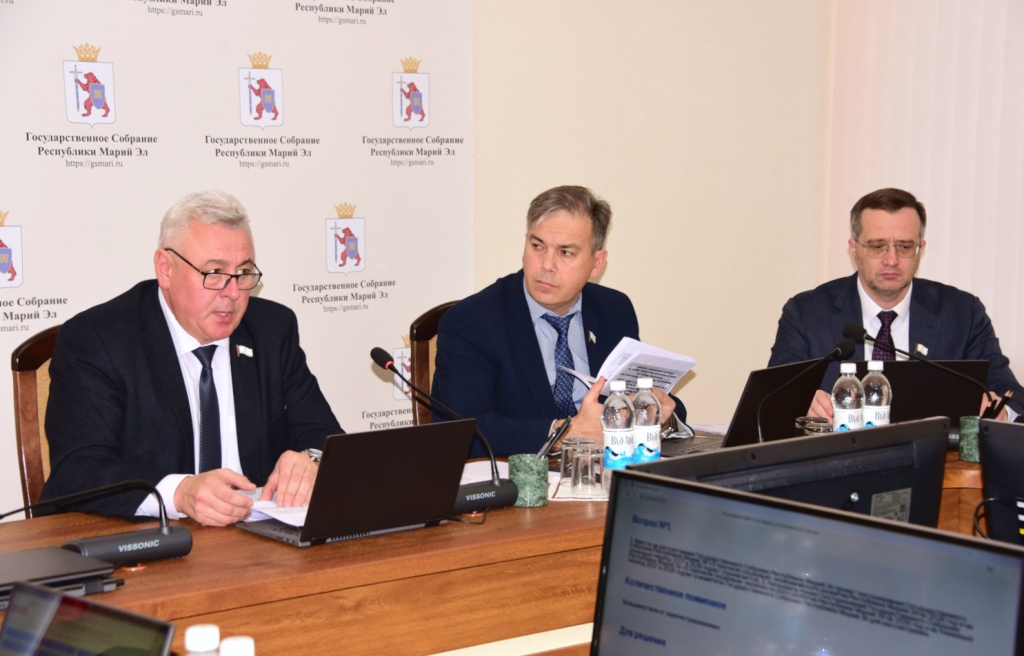 Бюджетный комитет внес проекты постановлений на рассмотрение коллег 