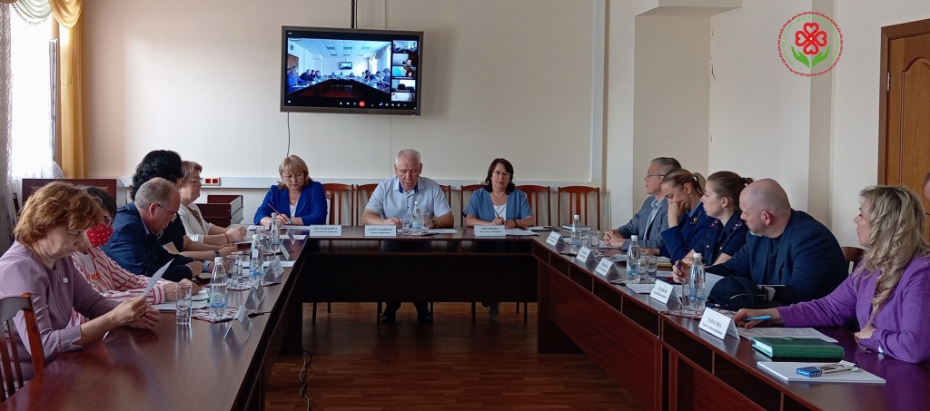 Когда в парламенте перерыв в заседаниях