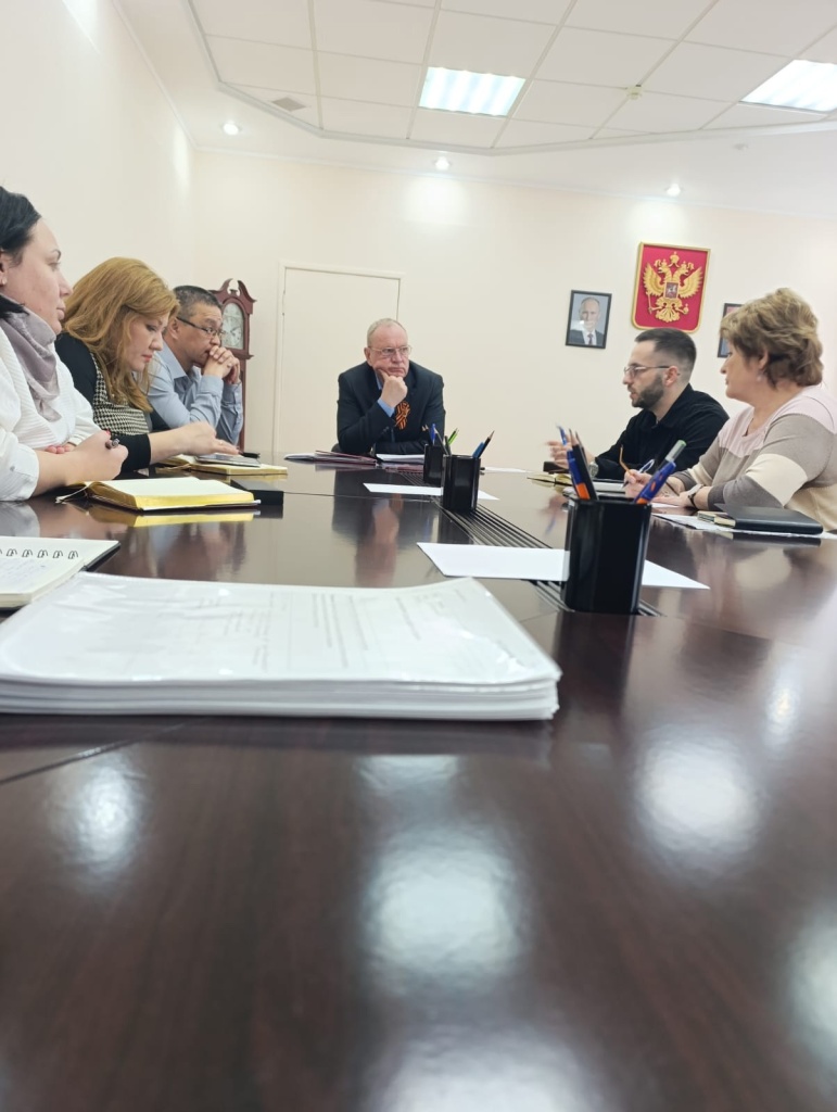 Погосян- встреча с главой Админ..jpg