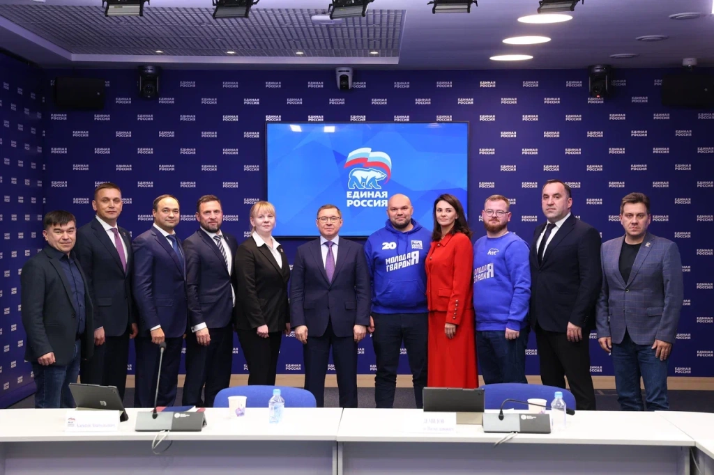 Владимир Якушев встретился с финалистами конкурса «Лидеры России. Политика»