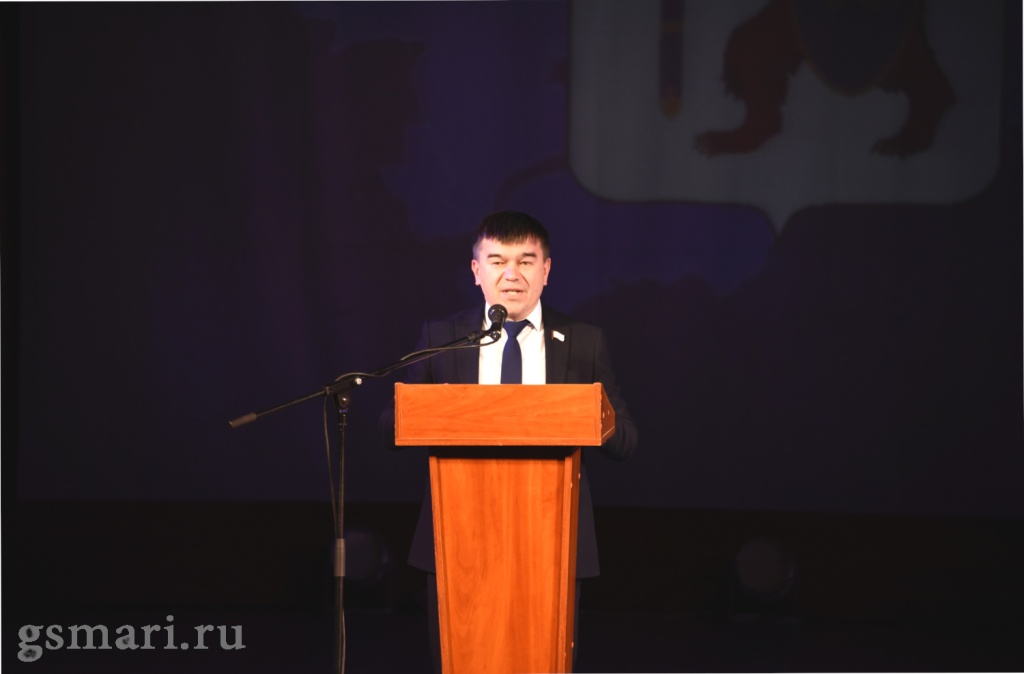 Александр Смирнов поздравил  муниципальных служащих и активистов ТОС