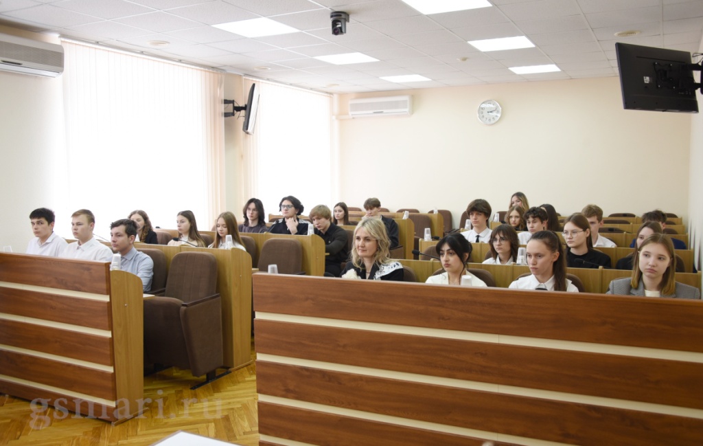 В закоргане прошел парламентский урок для учащихся 32-й школы