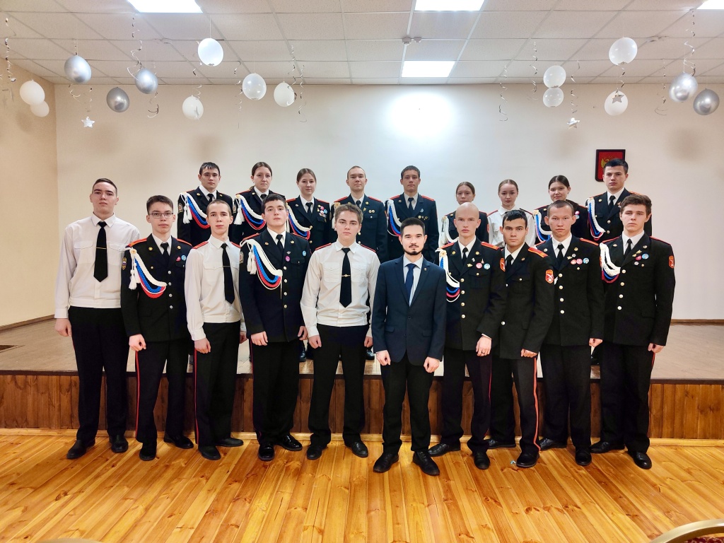 Парламентский урок, посвященный Дню Конституции, прошел для учащихся лицея-интерната поселка Ургакш